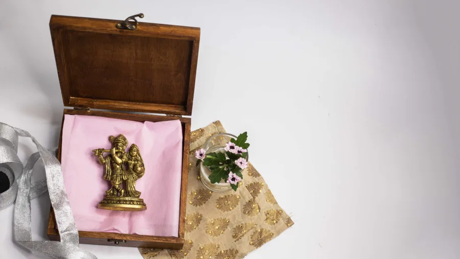 Radha Krishna in White Ashva wooden box 3