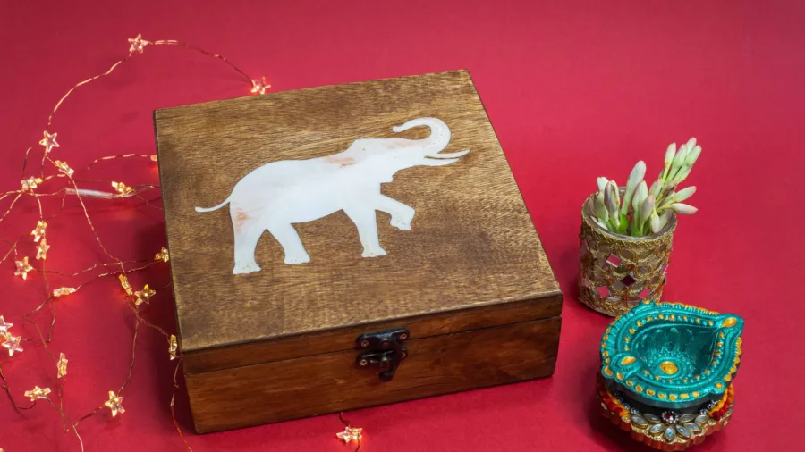 White Gaja wooden box